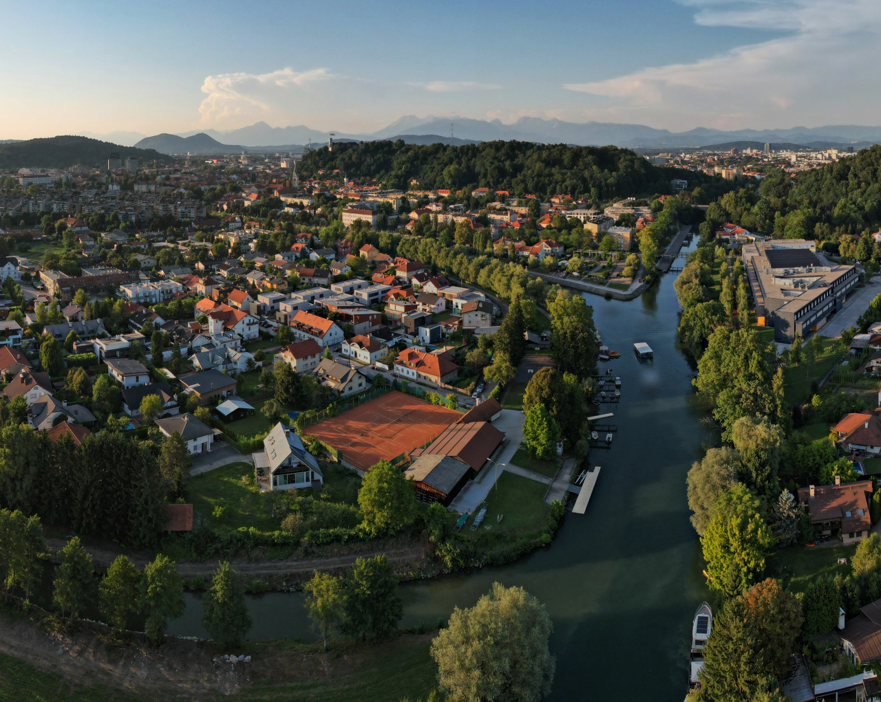 Južni del Ljubljane, pogled proti grajskemu griču
